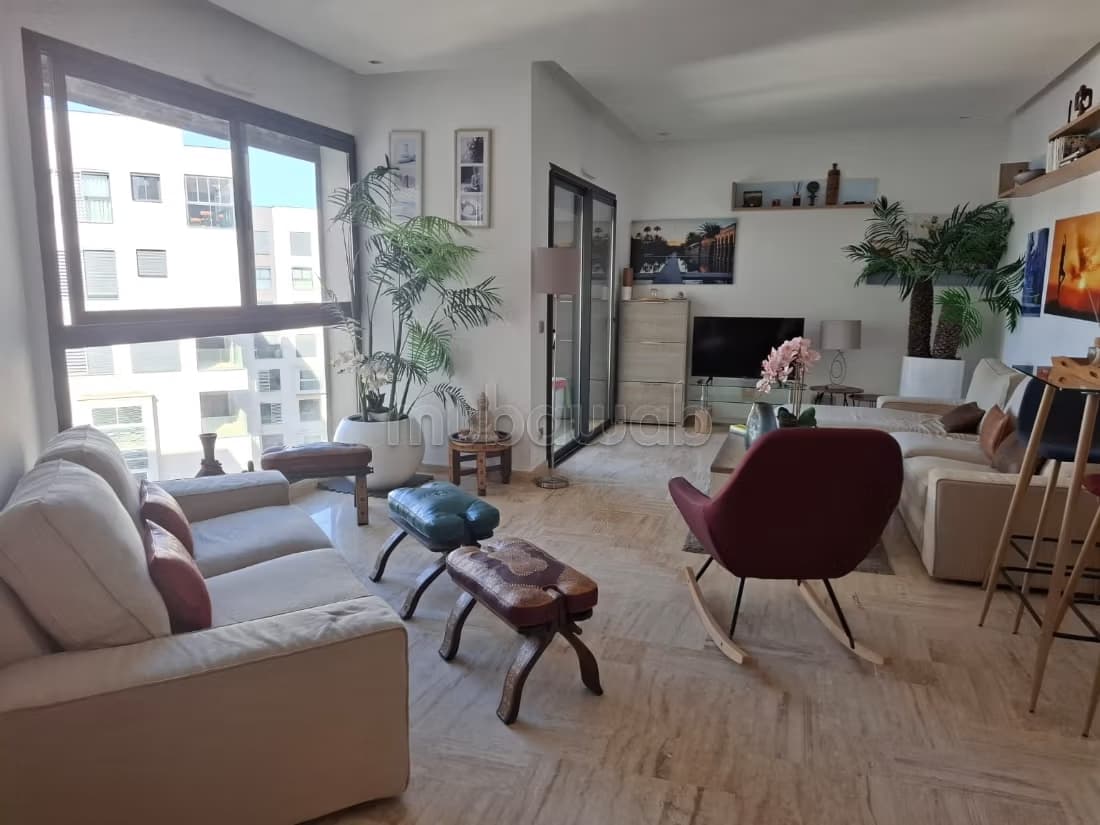 Studio en face du consulat US CFC à louer