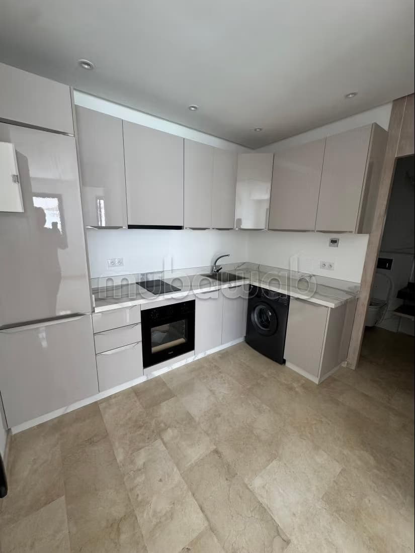 Bel appartement à vendre à Les princesses. 1 Pièce. Fenêtres...