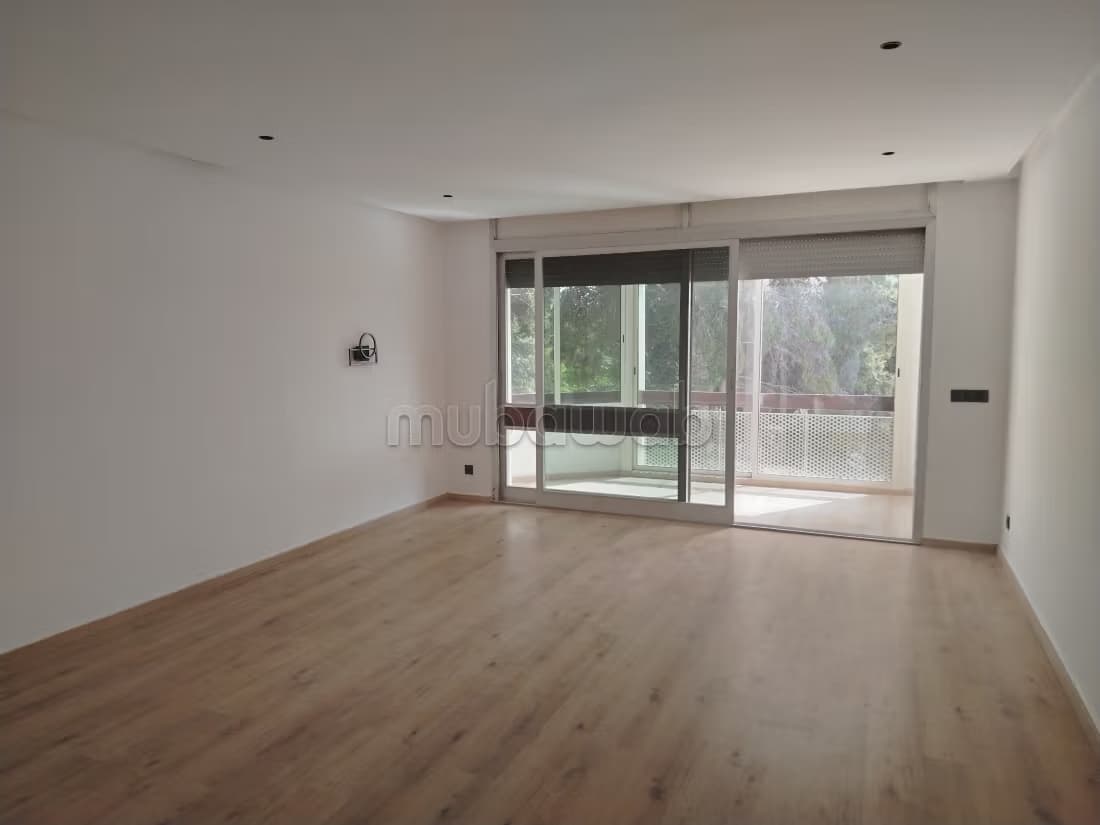 Bel appartement de 165 m² à louer à Aviation Rabat