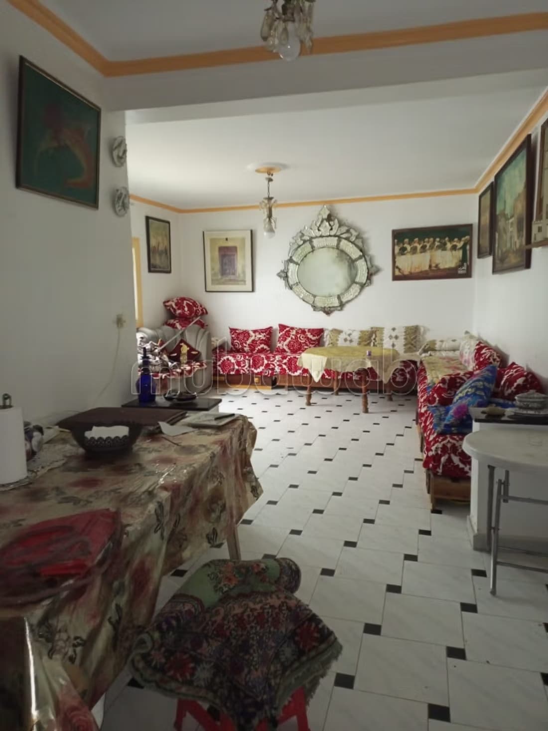 Vend appartement à Marchan. Il a la vue sur sur la cour. 2 p...