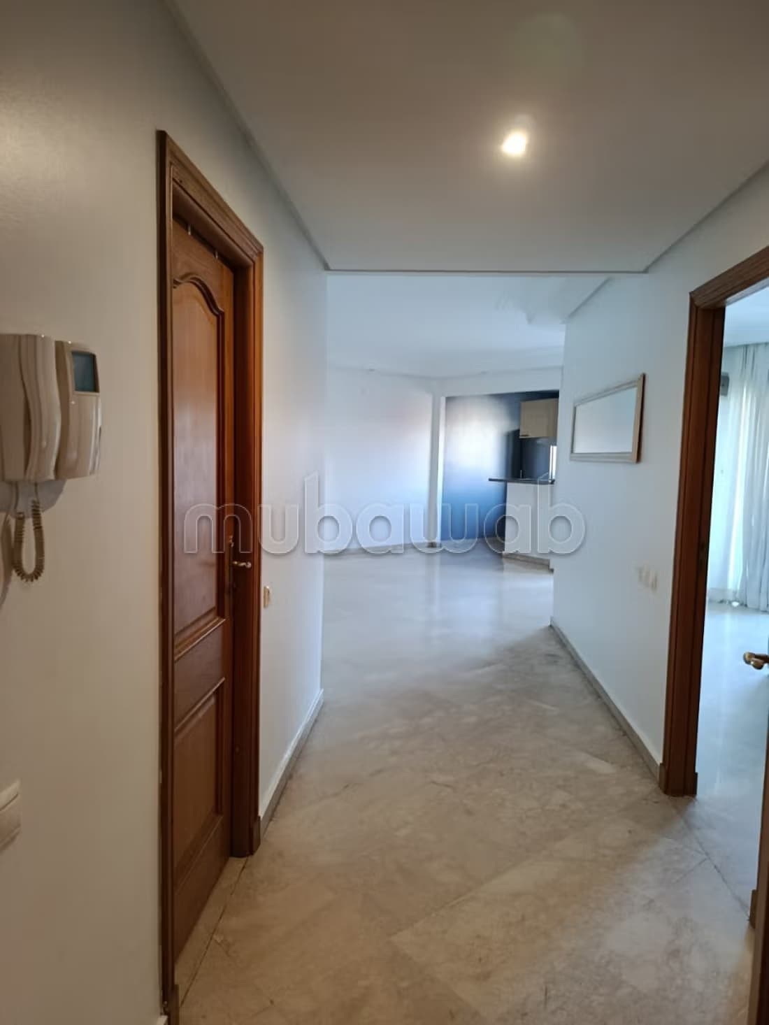 Superbe studio semi équipée à louer maarif socrate casablan...