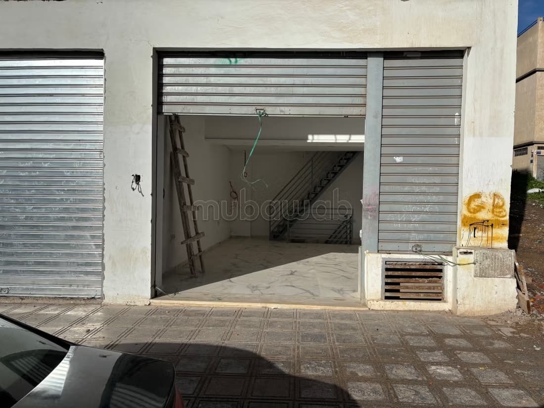 Local commercial à vendre à Victoria. Surface de 81 m²