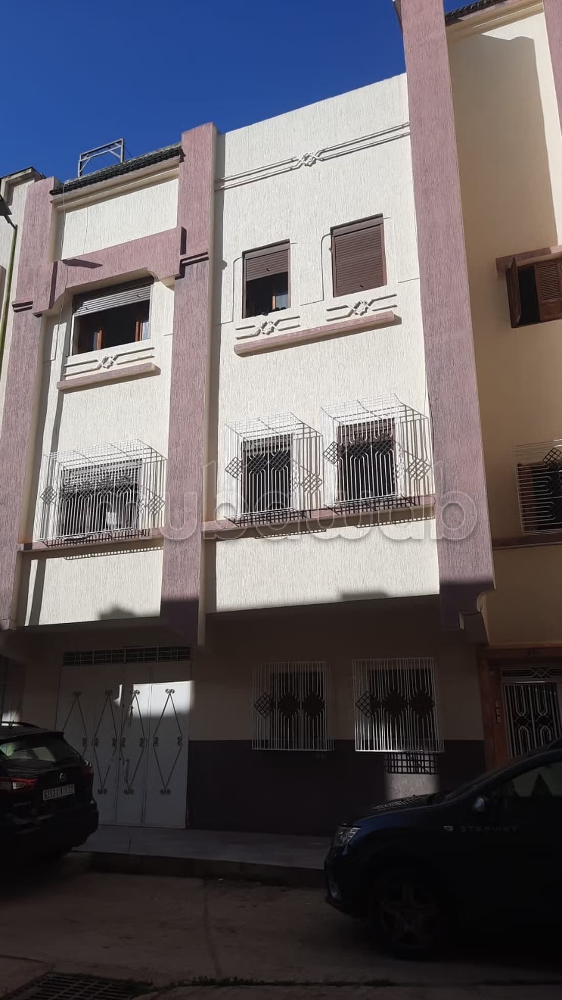 Un immeuble de trois appartements a vendre a mekne