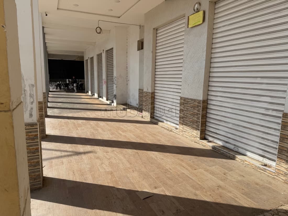 À louer local commercial très bien situé à Kénitra