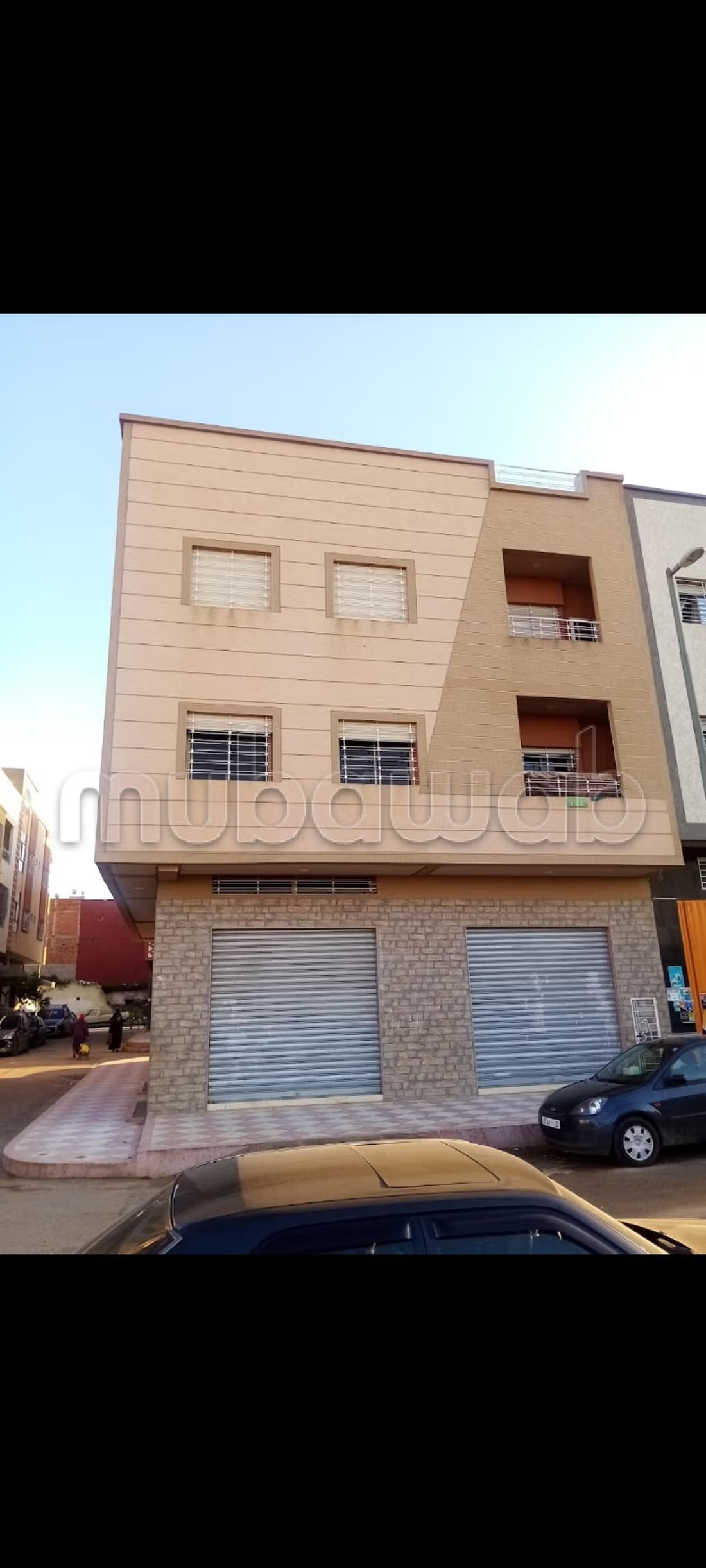 Maison commerciale enregistrée à vendre d'une superficie de...