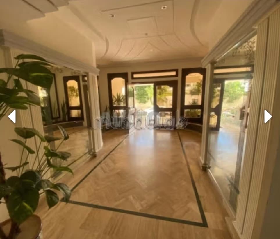 Bel appartement sans vis a vis 2 mars