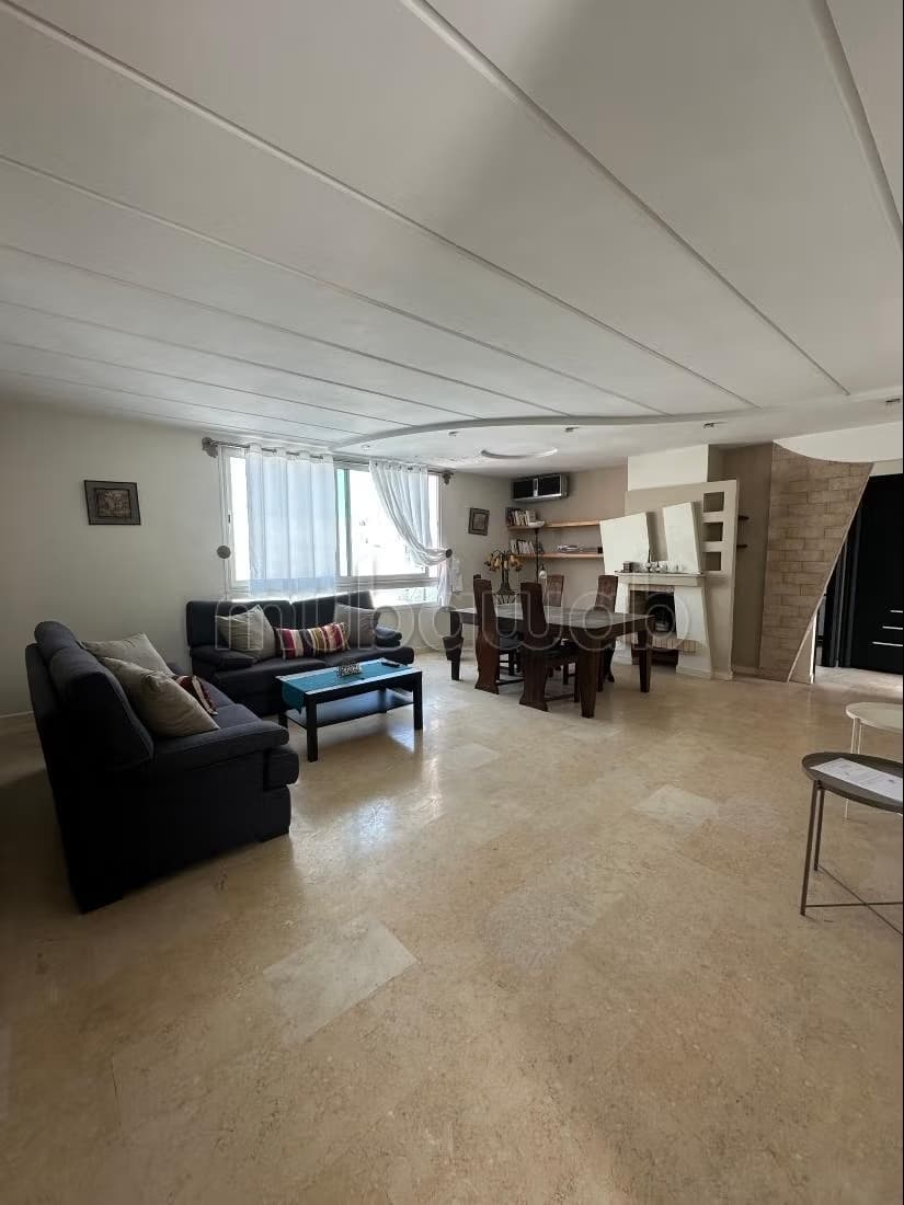Appartement meublé de 109 m² au Triangle d’Or