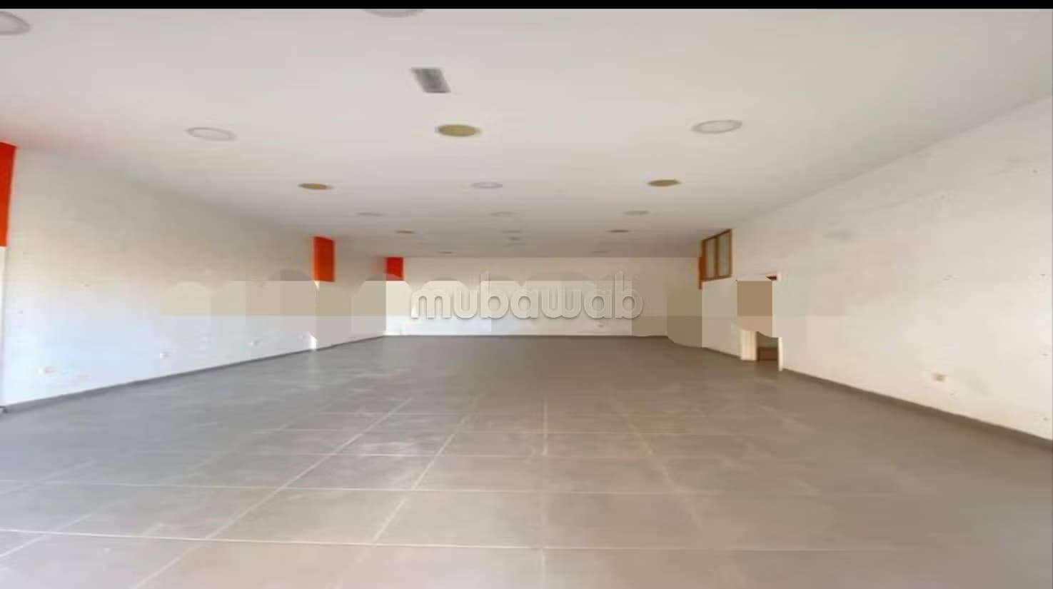 Louez ce local commercial à Hay Mohammadi. Surface de 65 m²...