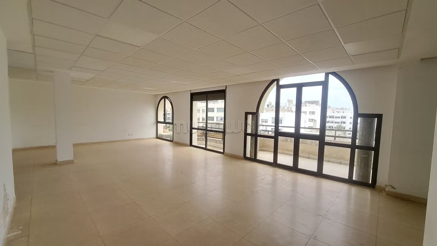 Bureaux en location à Racine. Surface de 330 m²