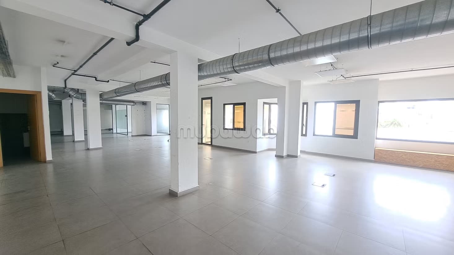 Location de bureaux à Racine. Superficie 250 m²