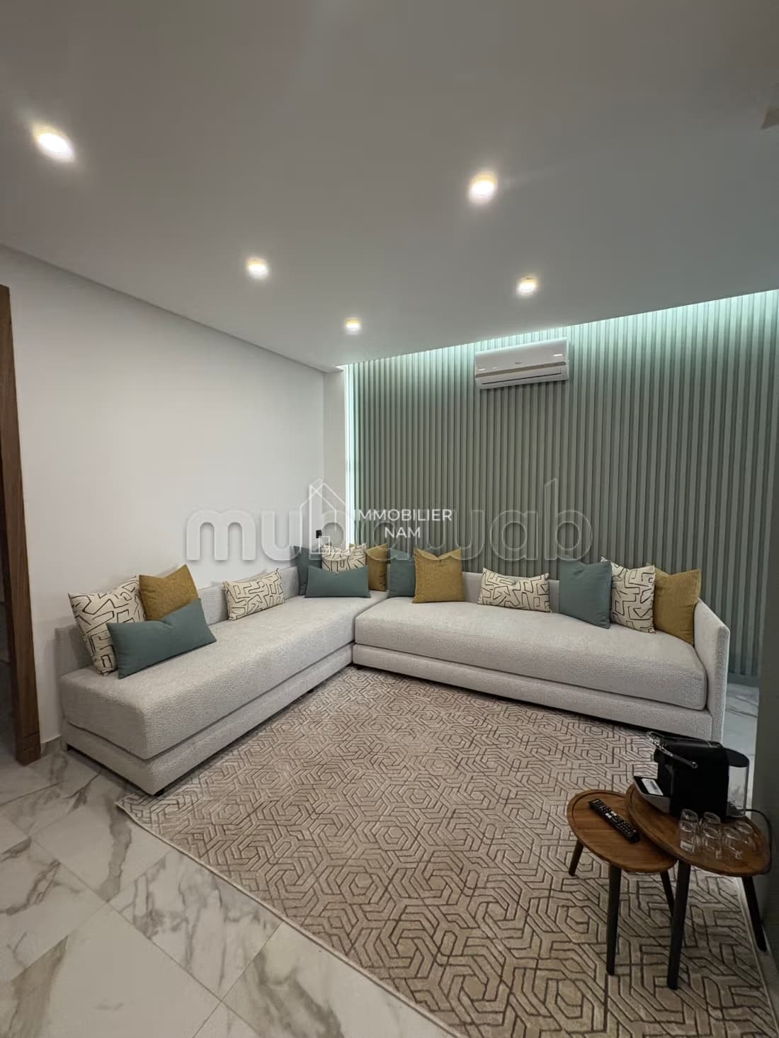 Appartement en location à Aviation Mabella. 1 chambre. Porte...