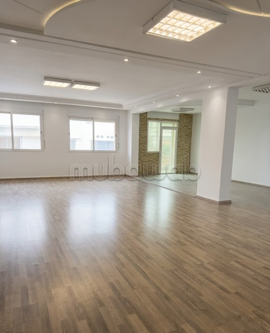 Appartement en location à Bourgogne Ouest. Surface totale 14...