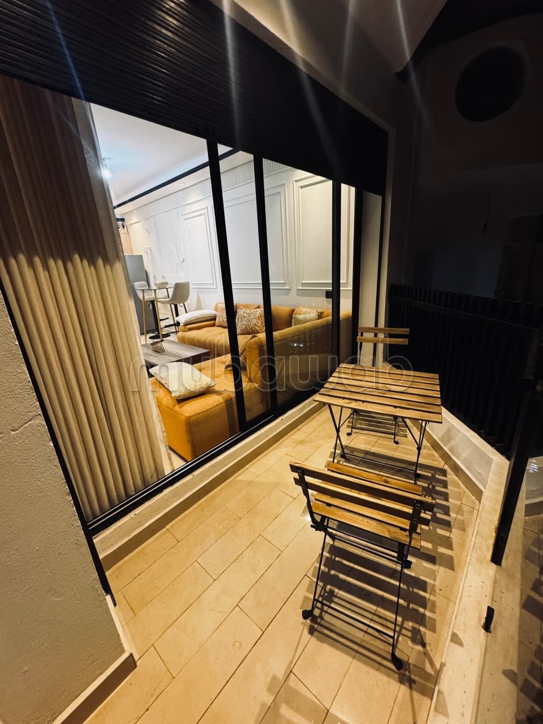 Neuf studio meublé luxe avec terrasse et wifi