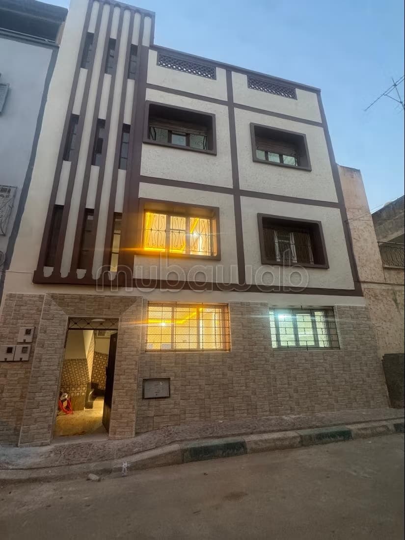 Trouvez votre maison à acheter à Hay Karima. 2 belles chamb...