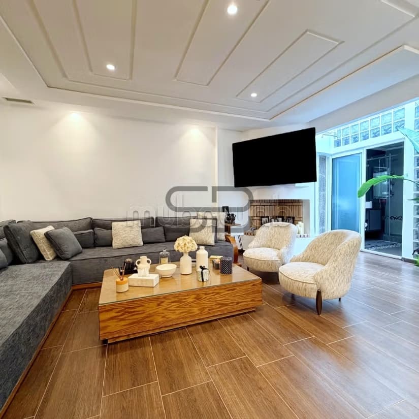 Studio rénové de 67 m² à Bourgogne Ouest