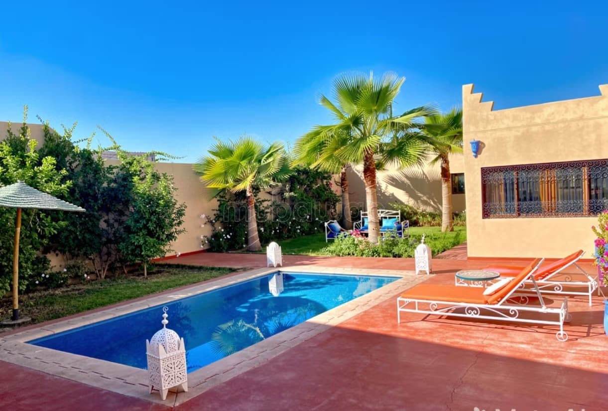 Belle Maison avec jardin et piscine privée situé sur la Rout...