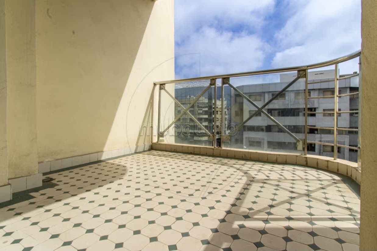 Appartement en location à Triangle d'Or avec balcon terrasse...