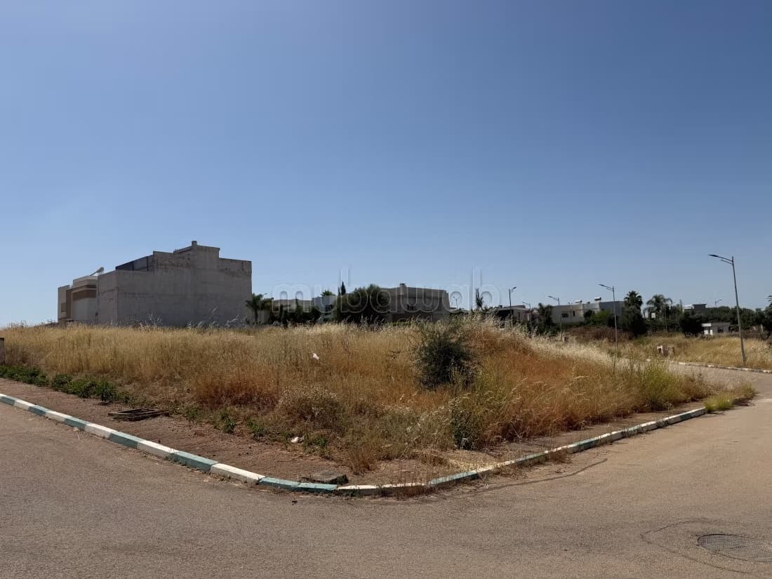 Vente de terrain à Route Immouzer. Surface totale 496 m²