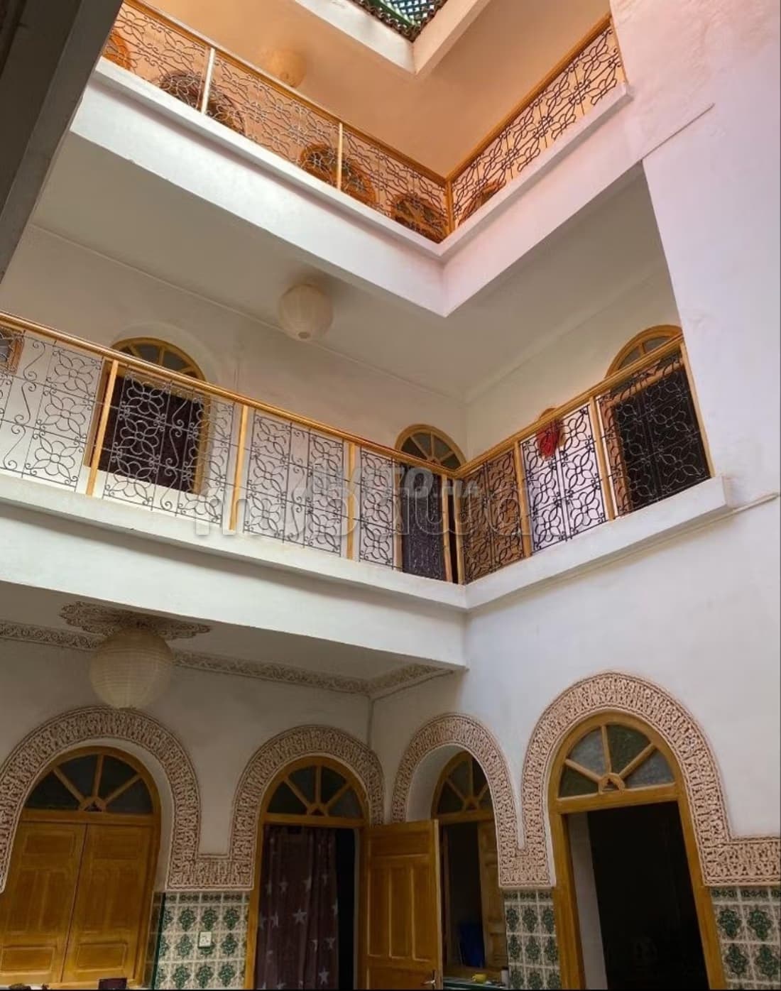 Riad à vendre à Route Casablanca. 9 pièces confortables. Mac...