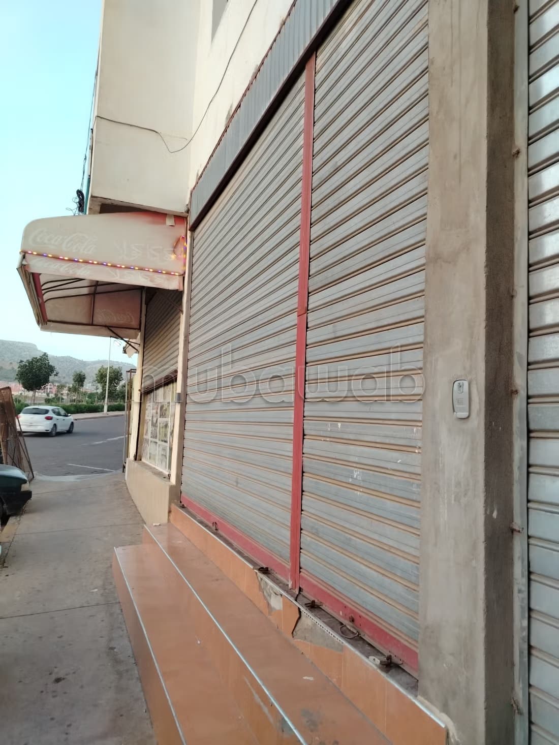 Magasin commercial en rez de chaussée