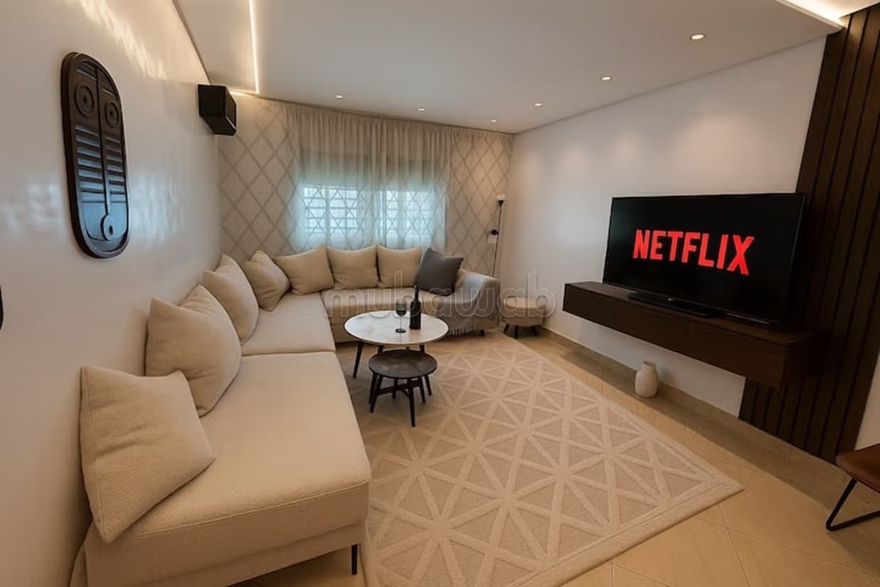 Plusieurs Appartement en location à La Ville Haute. 5 grand...