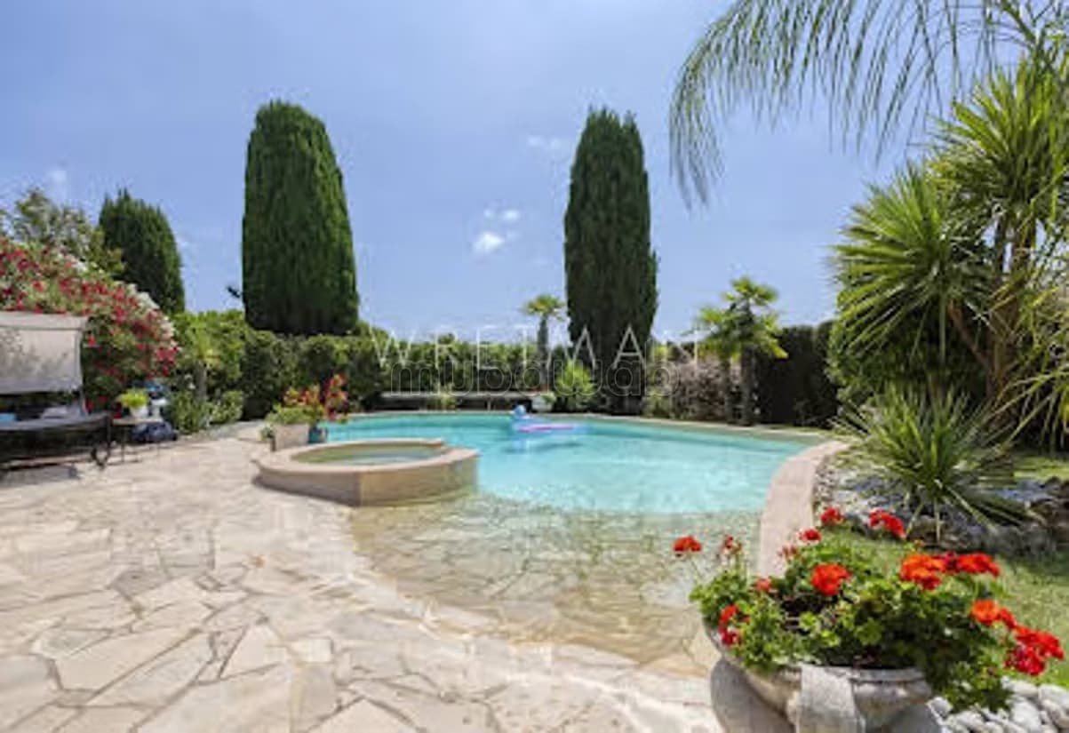 Petite Ferme de luxe avec deux villas et piscine et olive pr...