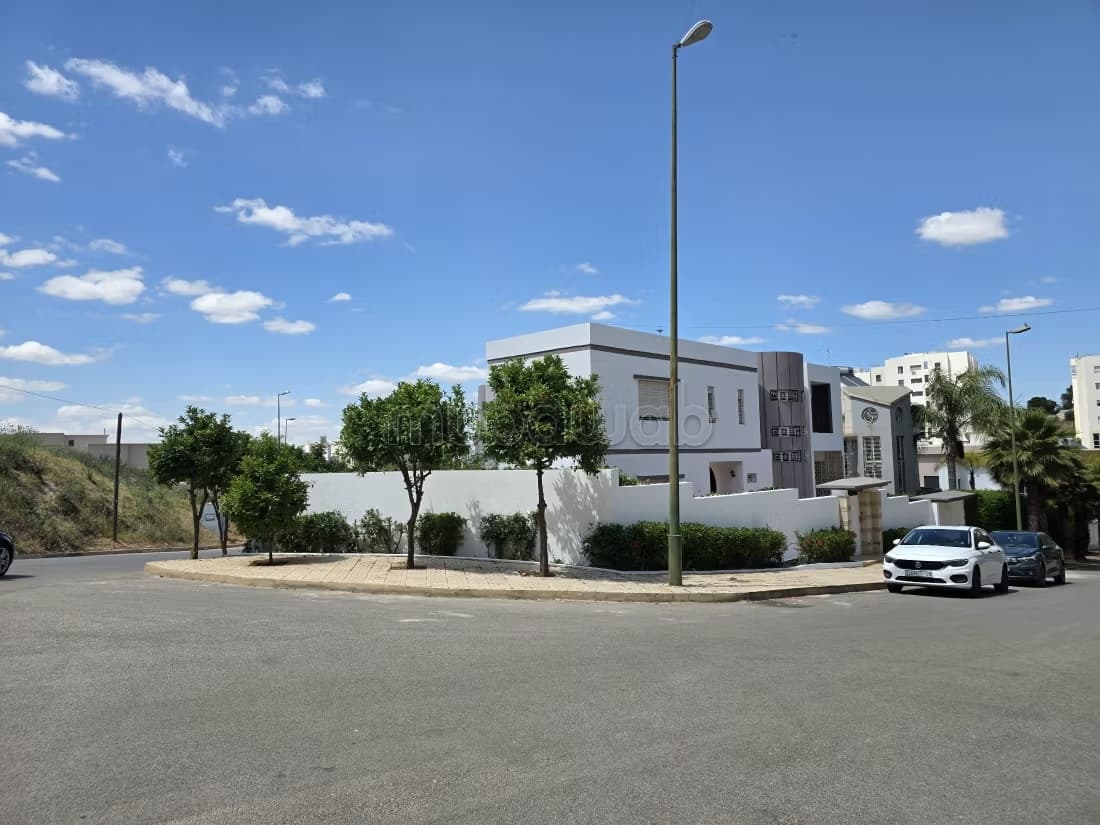 Villa trois façades luxe proximité cornette 600 mètres