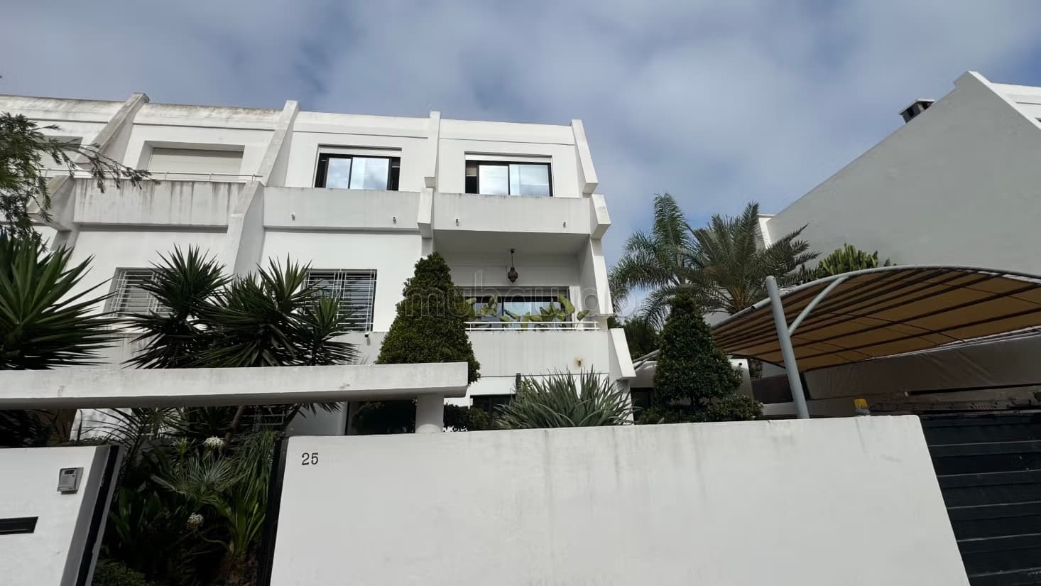 Villa de haut standing à vendre à Ain Diab Paranfa Extension...