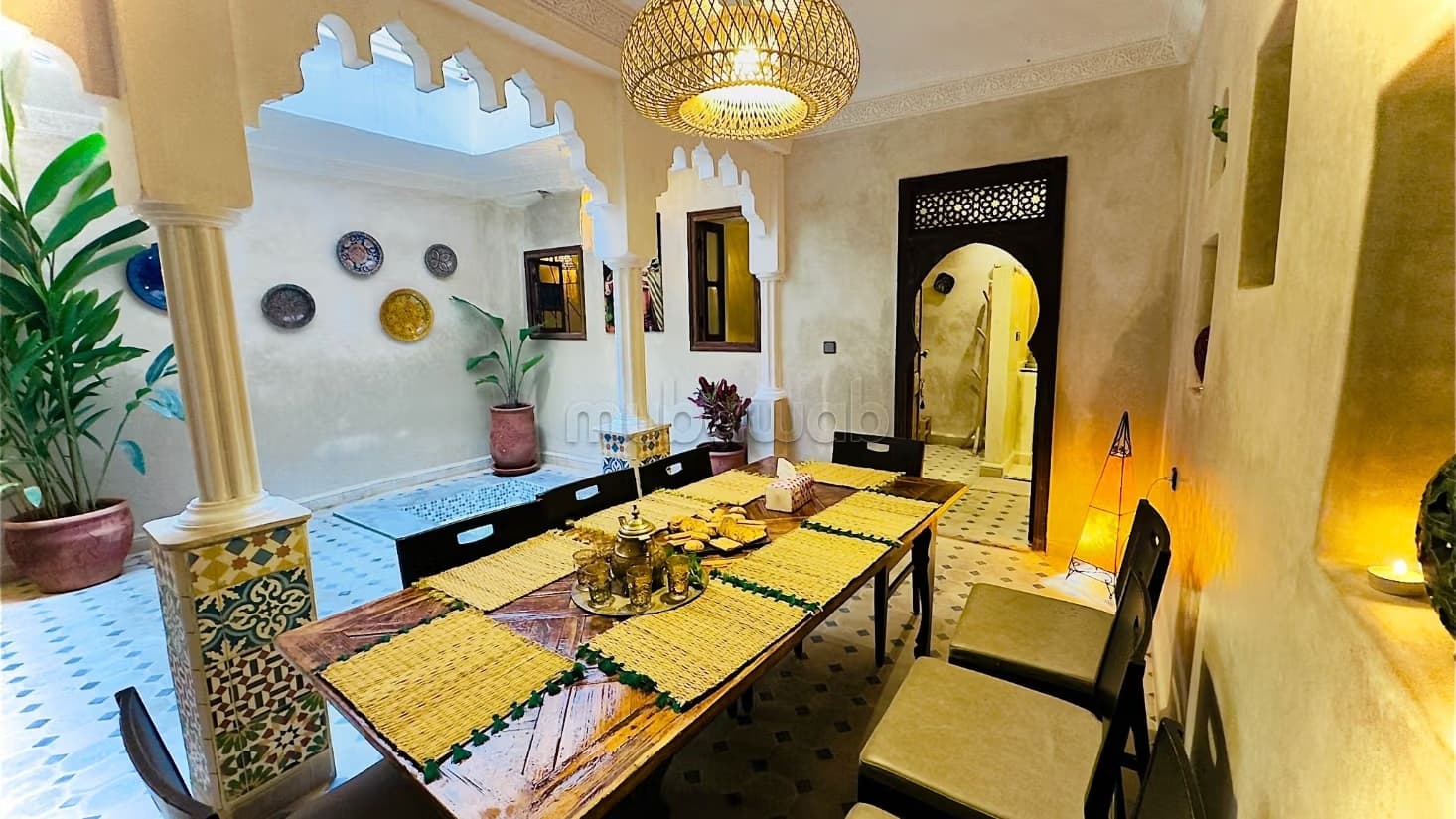 Riad clé en main en activité 4/5 ch avec piscine – médina