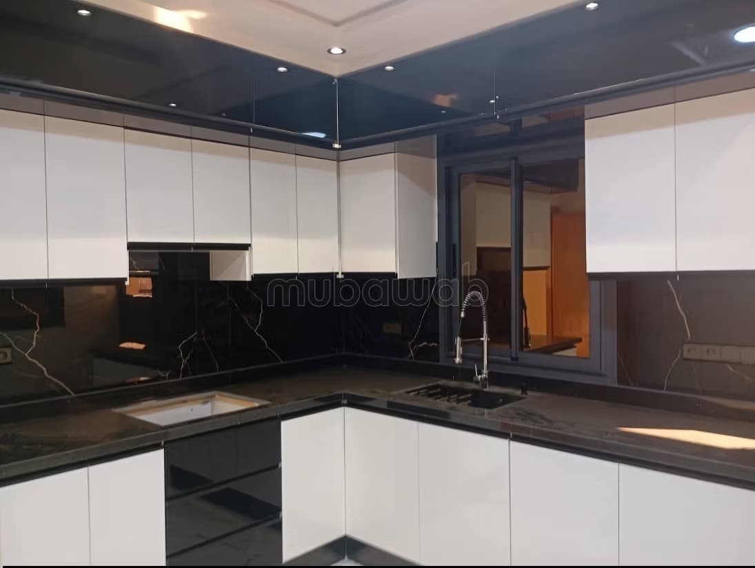 Vend appartement à Marjane. 3 chambres agréables. Porte blin...