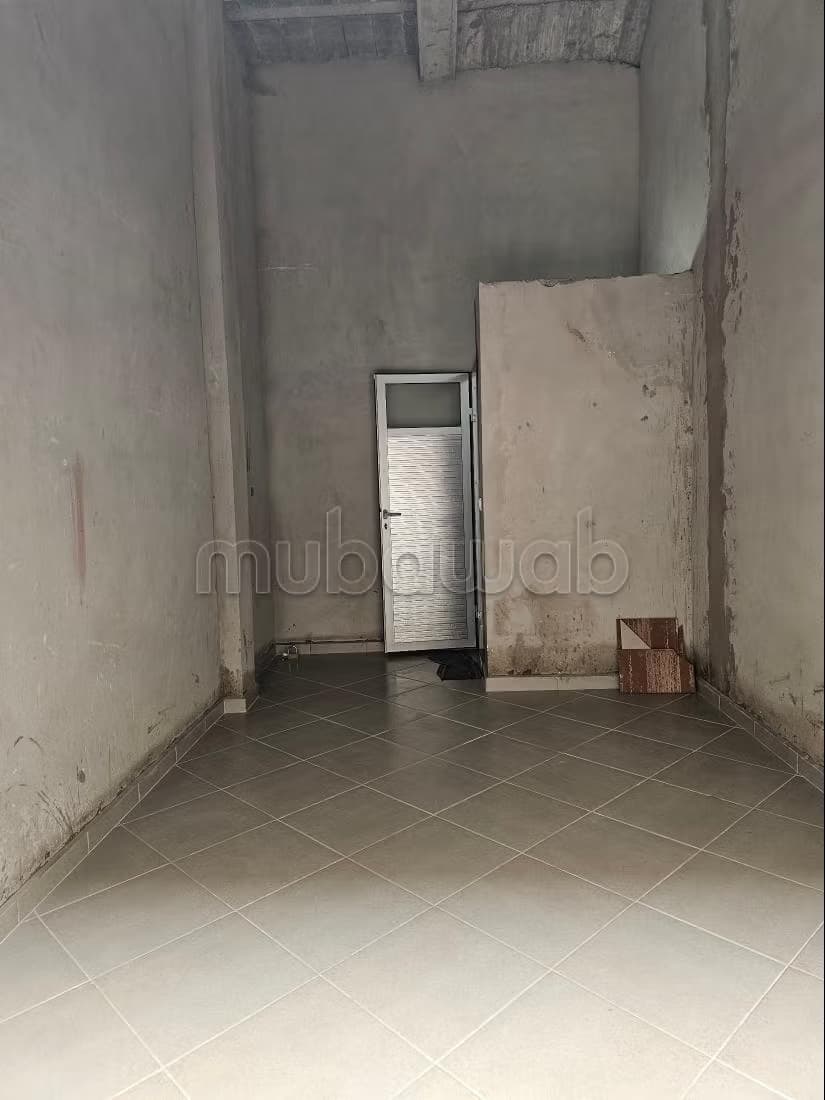 Local commercial à louer à Alliance. Surface totale 13 m²