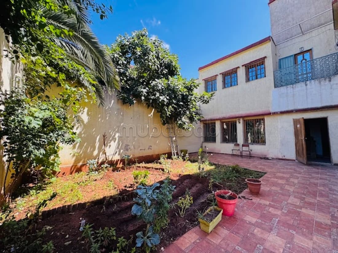 Magnifique villa à vendre à Habbous. Surface totale 316 m²...