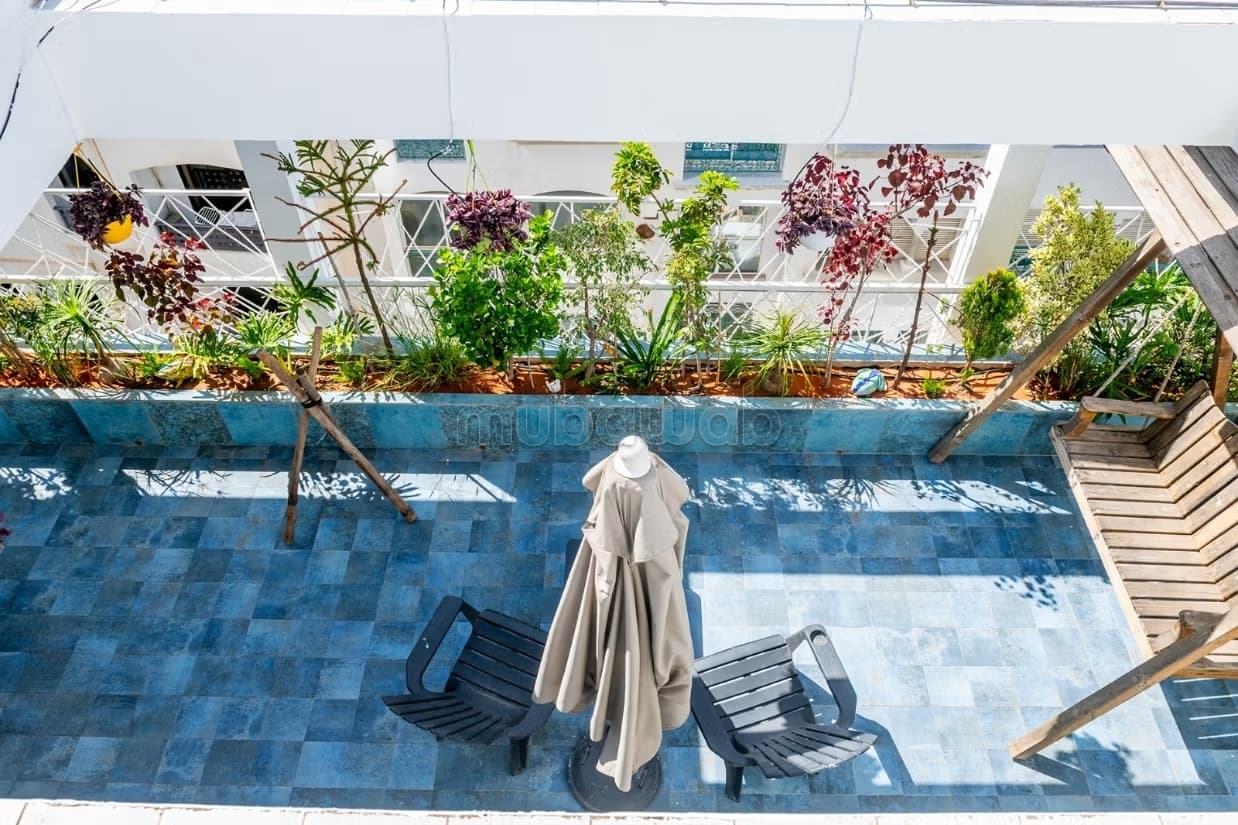 Bien unique à Casablanca Triplex avec terrasses à chaque niv...