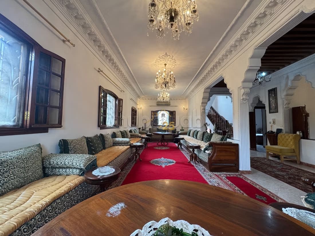 Élégante Villa Familiale À Vendre À Semlalia