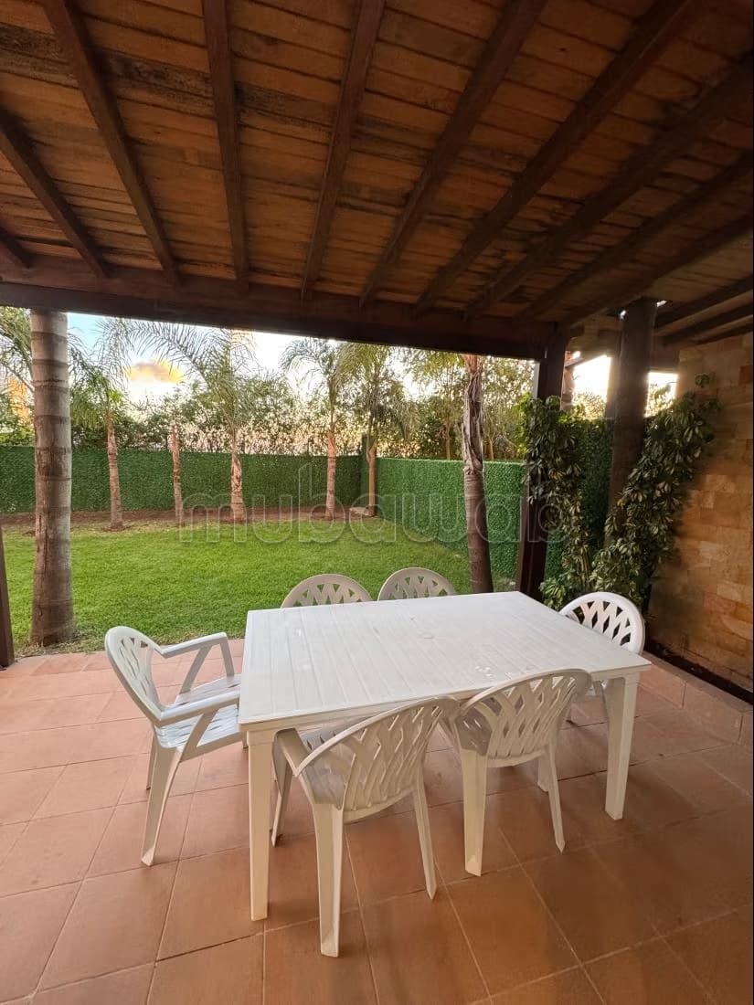 Louez une chambre à Manar. Superficie 370 m². Meublé