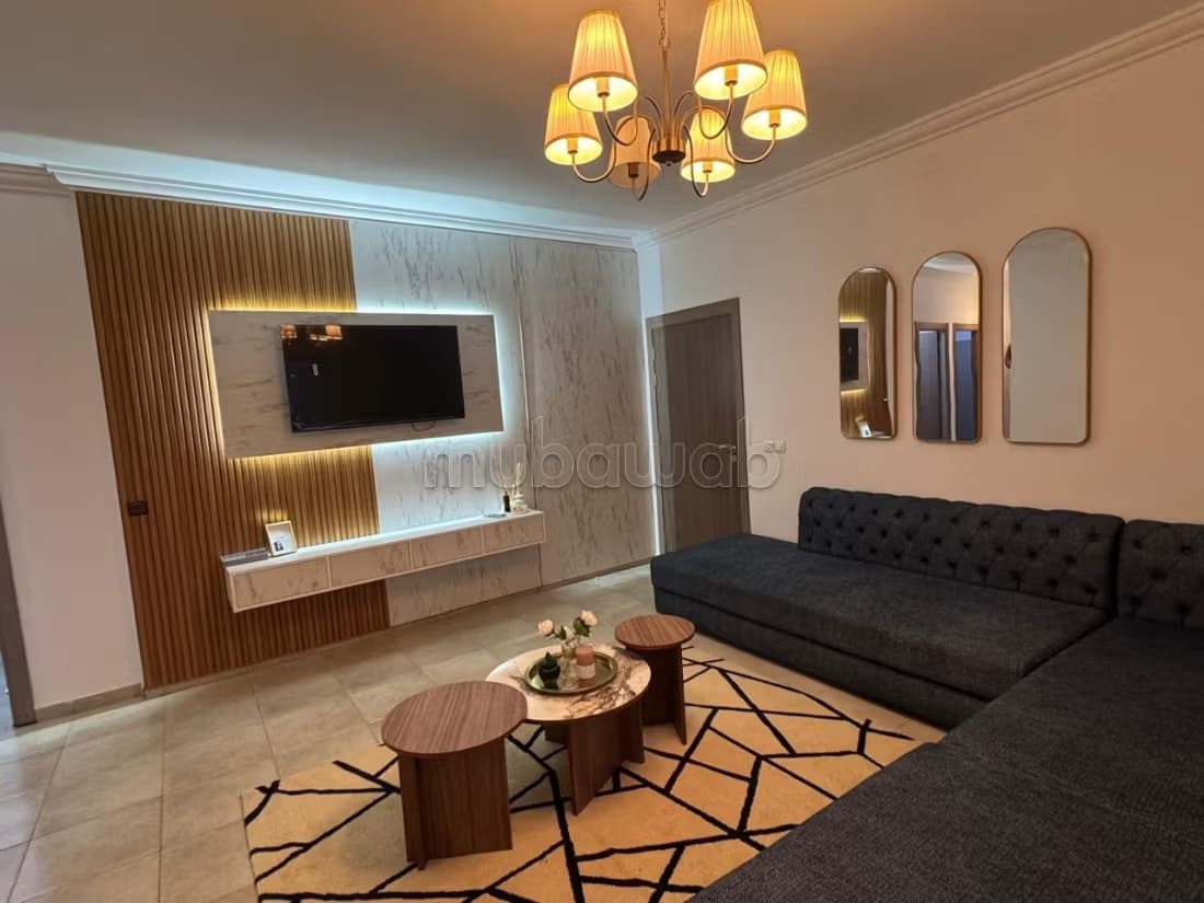 Appartement à louer à Tanja Balia. 3 grandes pièces. Meublé