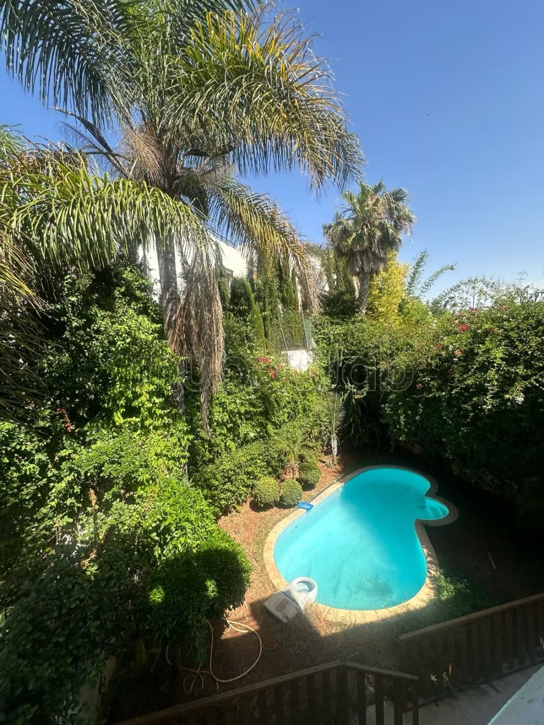 Villa de haut standing à vendre à Ain Diab. 3 chambres agréa...