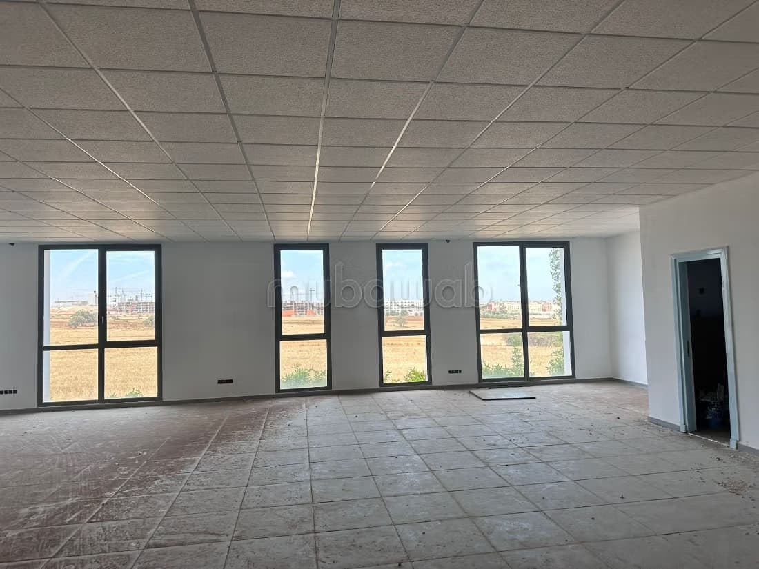 Bureaux à louer à Sidi Maarouf. Surface totale 171 m²