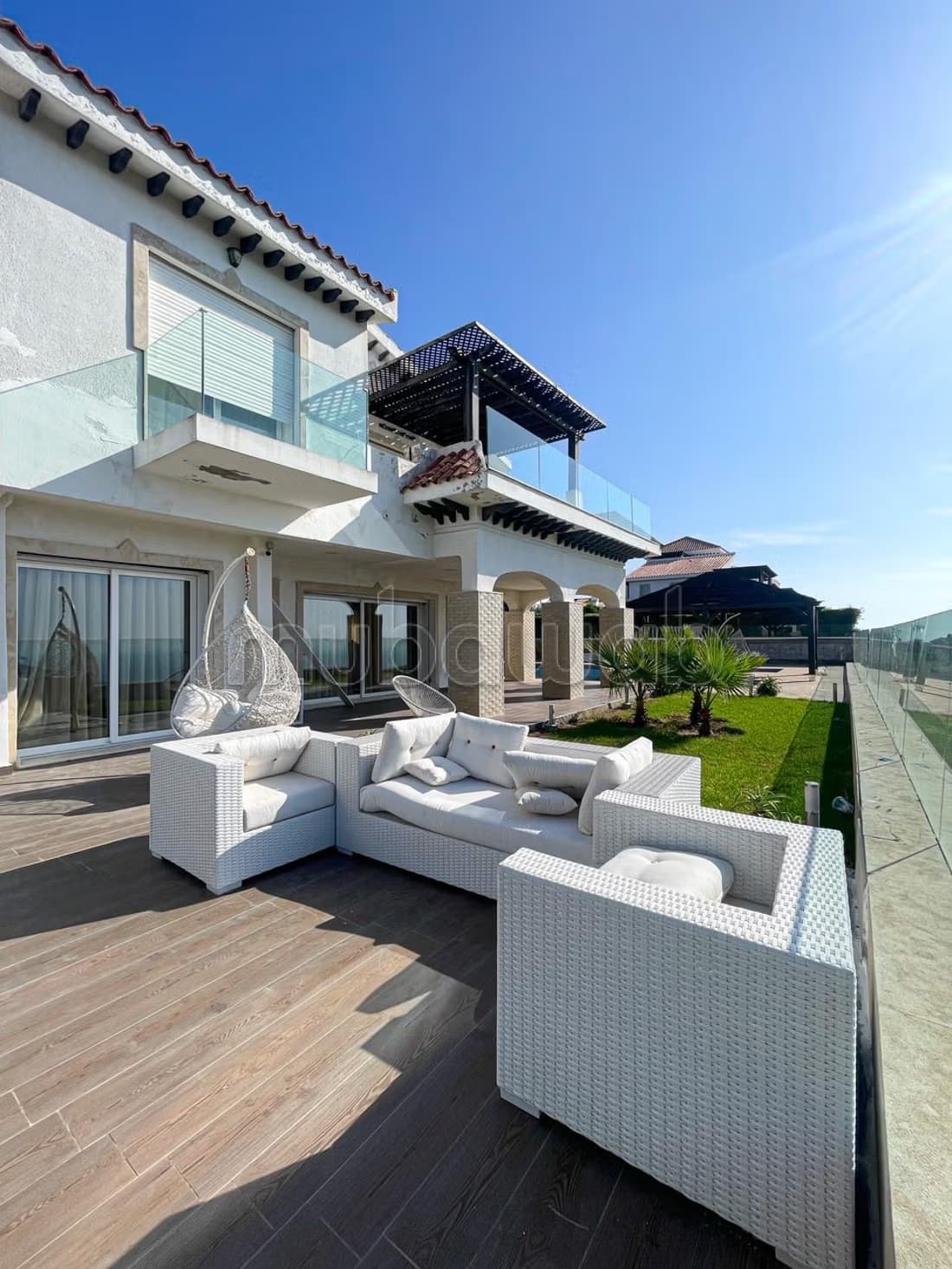 Villa d’exception à louer – luxe, confort et vue panoramique
