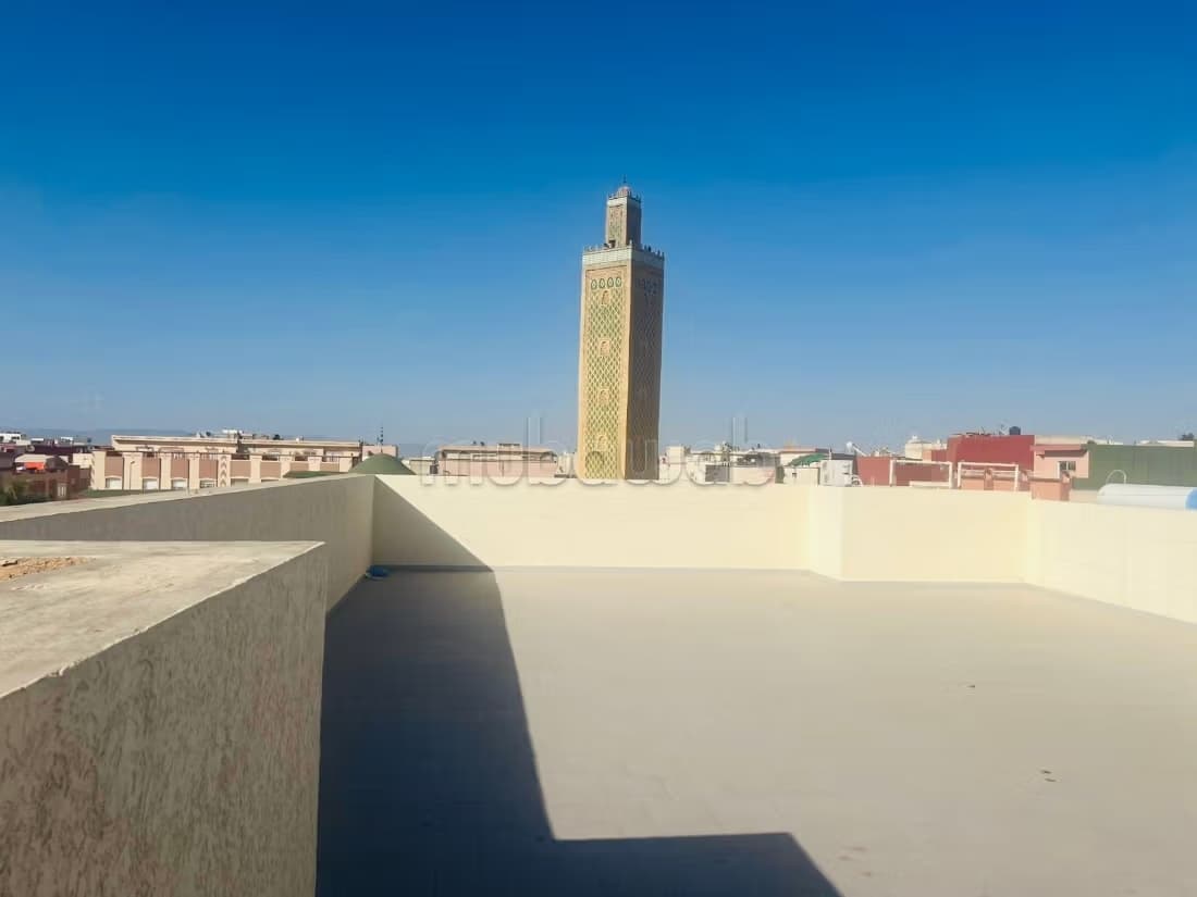 Maison de standing avec locaux commerciaux Kortoba