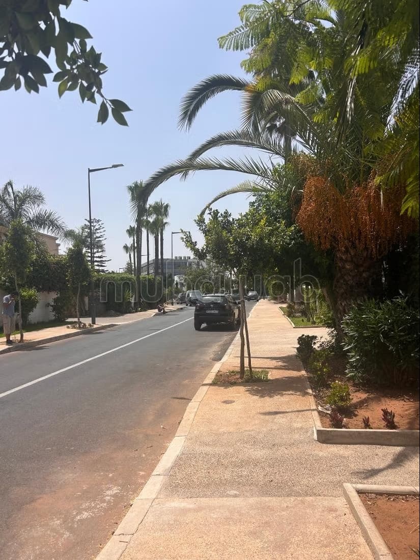 Terrain à vendre à Hay Nahda. Surface de 650 m²
