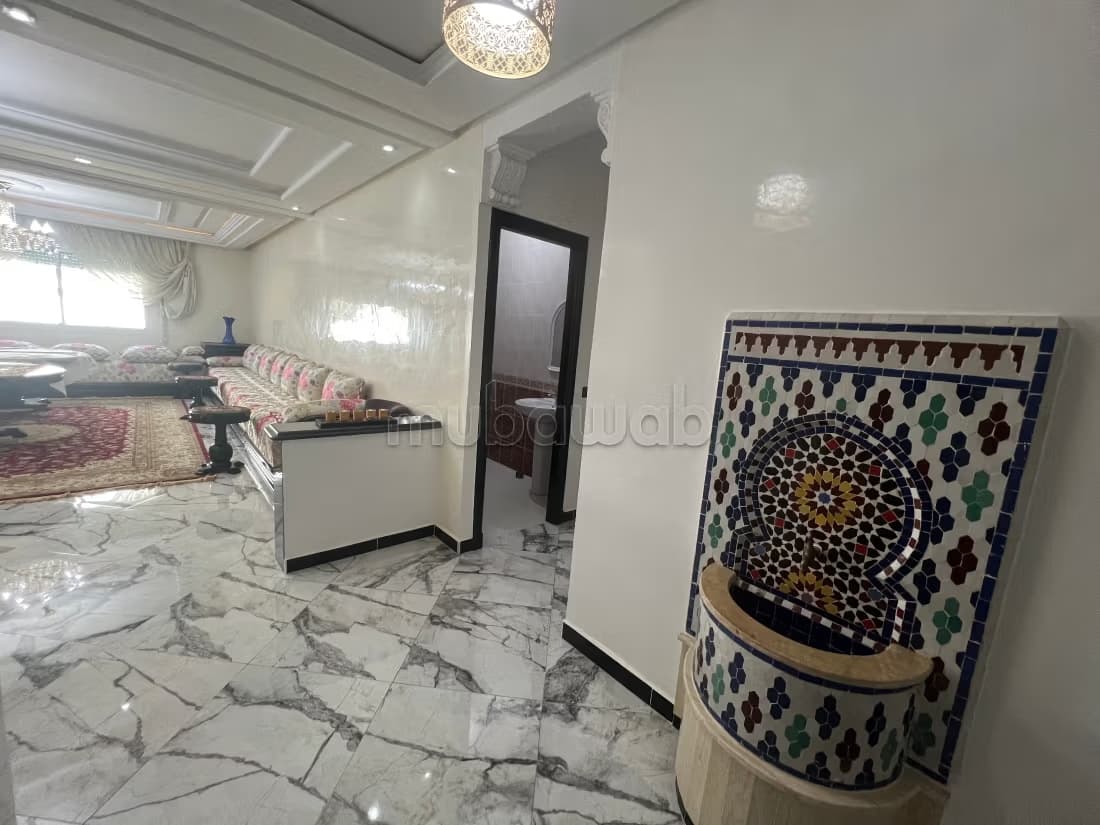 Location d'un appartement à Mimosas. Superficie 137 m². Te...
