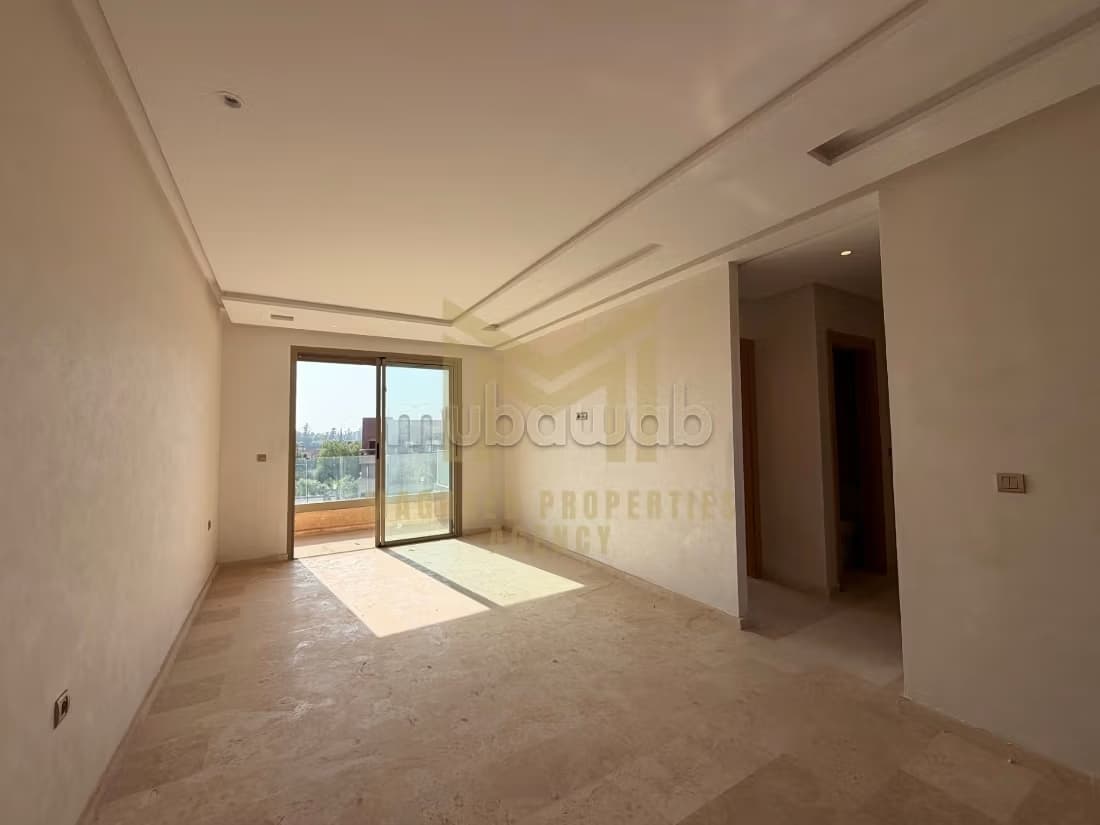 À VENDRE – Appartement avec Vue sur la Piscine dans Prestigi...