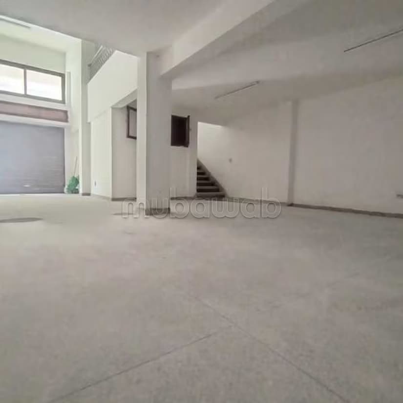 Local commercial à Louer de 314.0 m² à Salé, Sidi Moussa