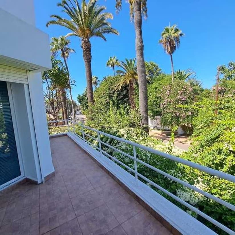 Villa à Vendre de 293.0 m² à Casablanca, Ain Diab