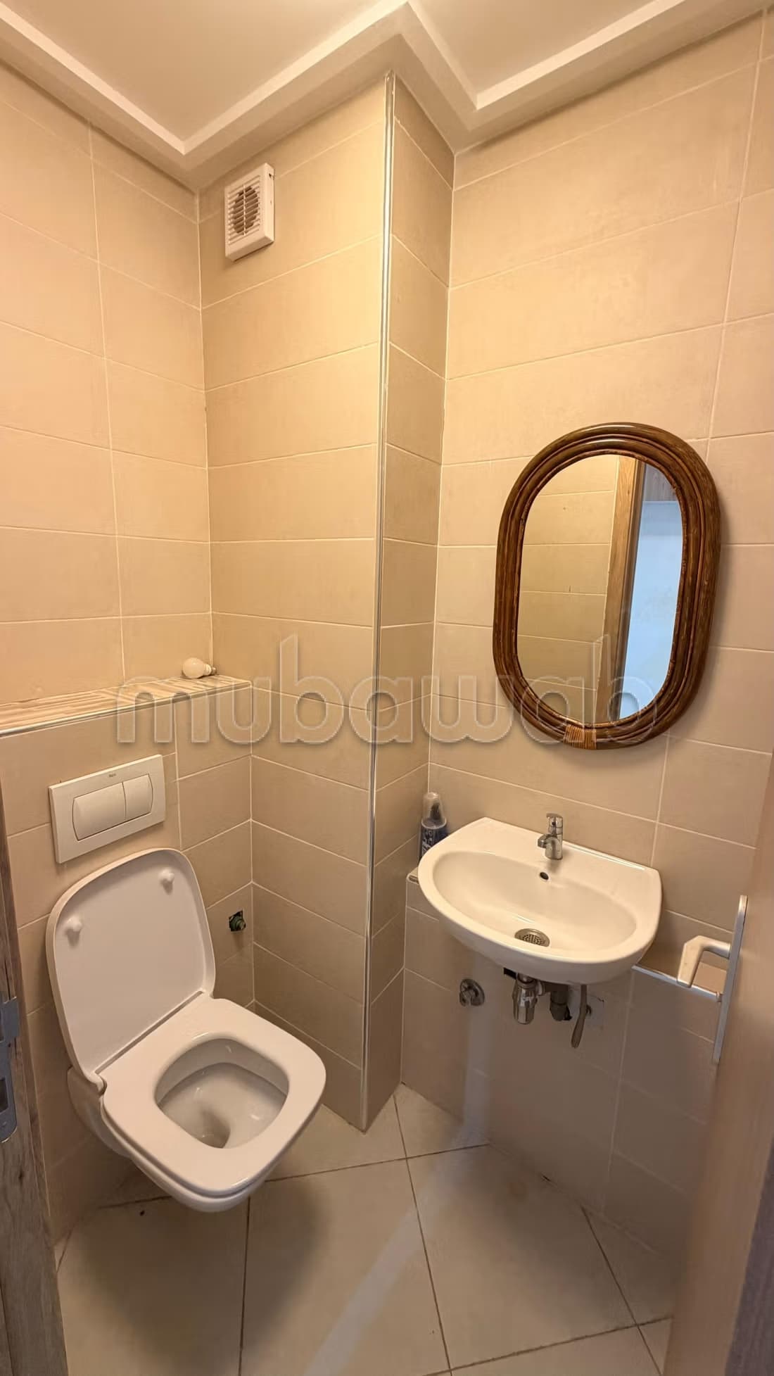 Bel appartement en location à Anza. 2 chambres. Meublé