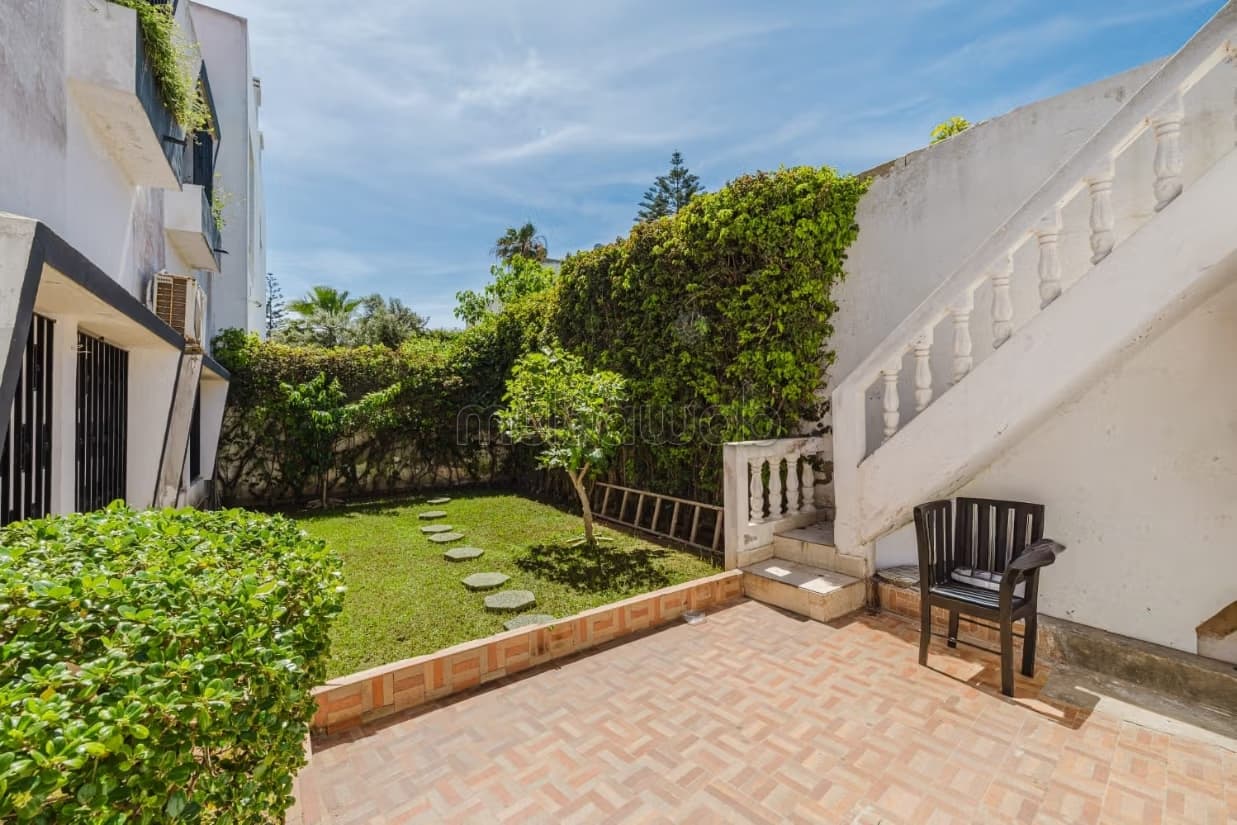Villa 451 m2 a rafraichir Ain Diab au calme