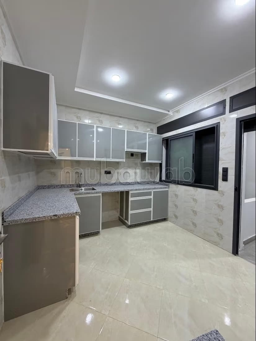 Bel appartement à louer dans le quartier "Ahla". Surface 80...