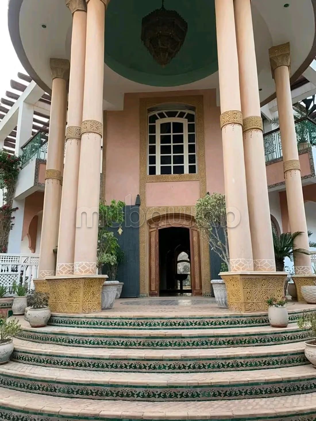 Maison de luxe à vendre à Ilig. 6 pièces confortables. Vue m...