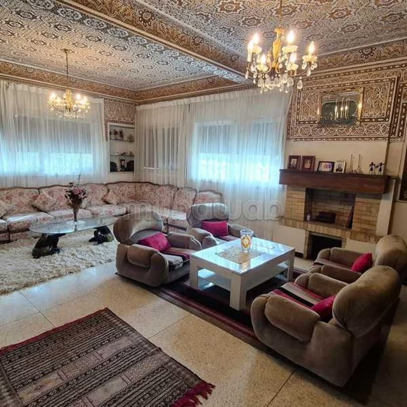 Villa à Vendre de 424.0 m² à Casablanca, Oasis